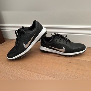Nike Golf Shoes, Women’s size 8 Golf Shoes, Size Runs Closer to 8.5, Men’s 7.